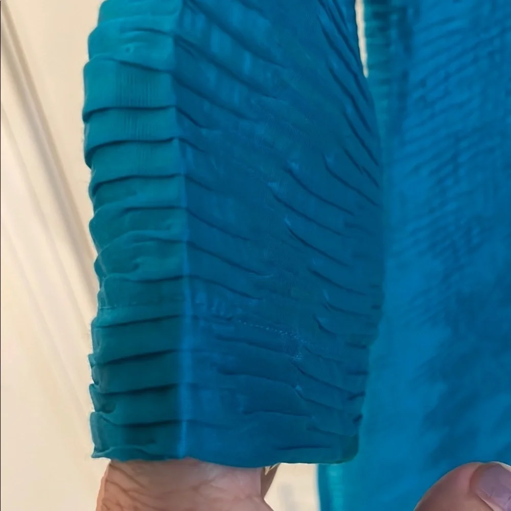 Chico's Vibrant Turquoise Pleated Open Slit Lightweight Jacket